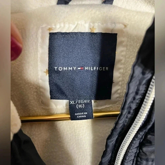 Girls, Tommy Hilfiger navy puffer coat size XL (16) - Picture 3 of 6